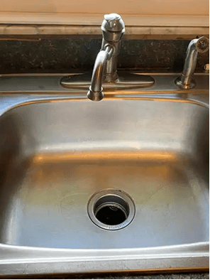 Real client bathroom cleaned by Select Home Cleaning